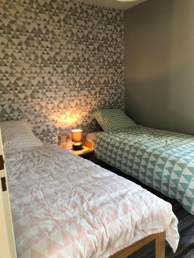 Cottage Chaleureux Dans Domaine Prive Signy-le-Petit Luaran gambar