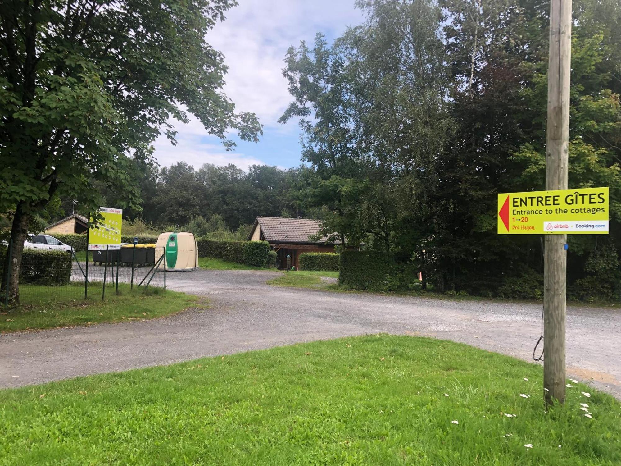 Cottage Chaleureux Dans Domaine Prive Signy-le-Petit Luaran gambar