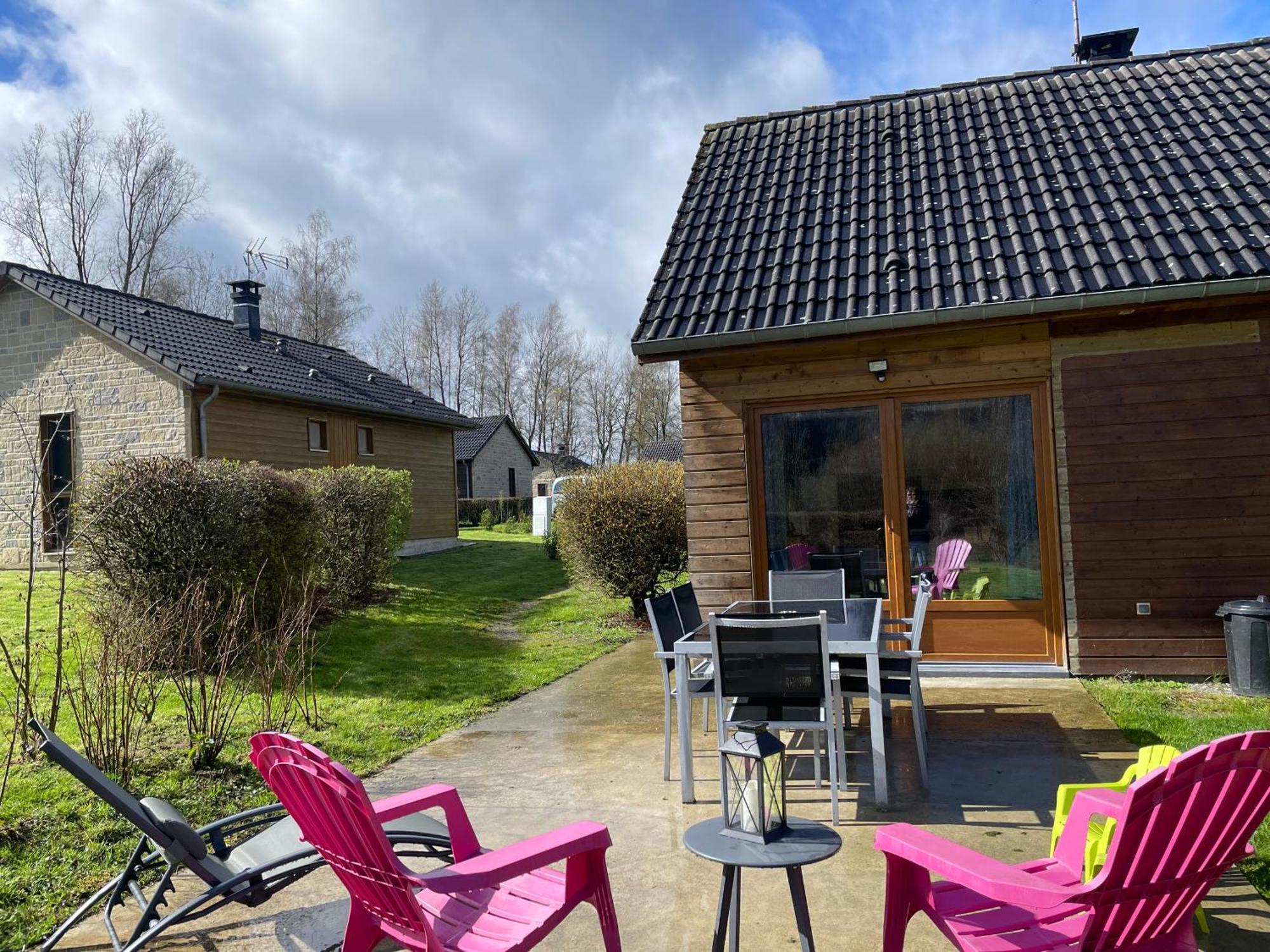 Cottage Chaleureux Dans Domaine Prive Signy-le-Petit Luaran gambar